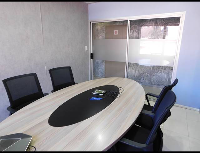 162M² OFFICE FOR SALE IN FERNDALE